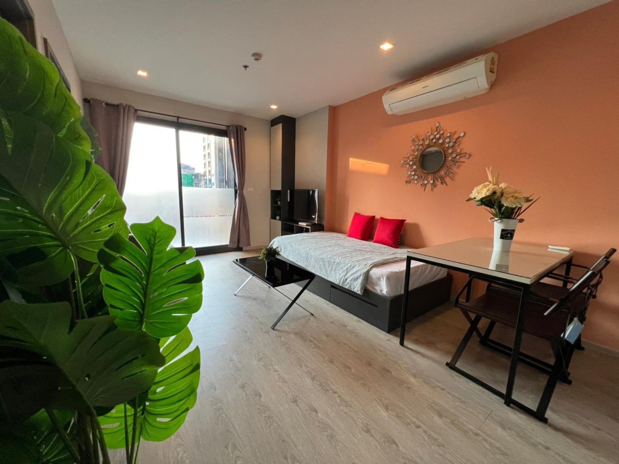 The Base Central Pattaya By Mickey Eksteriør bilde