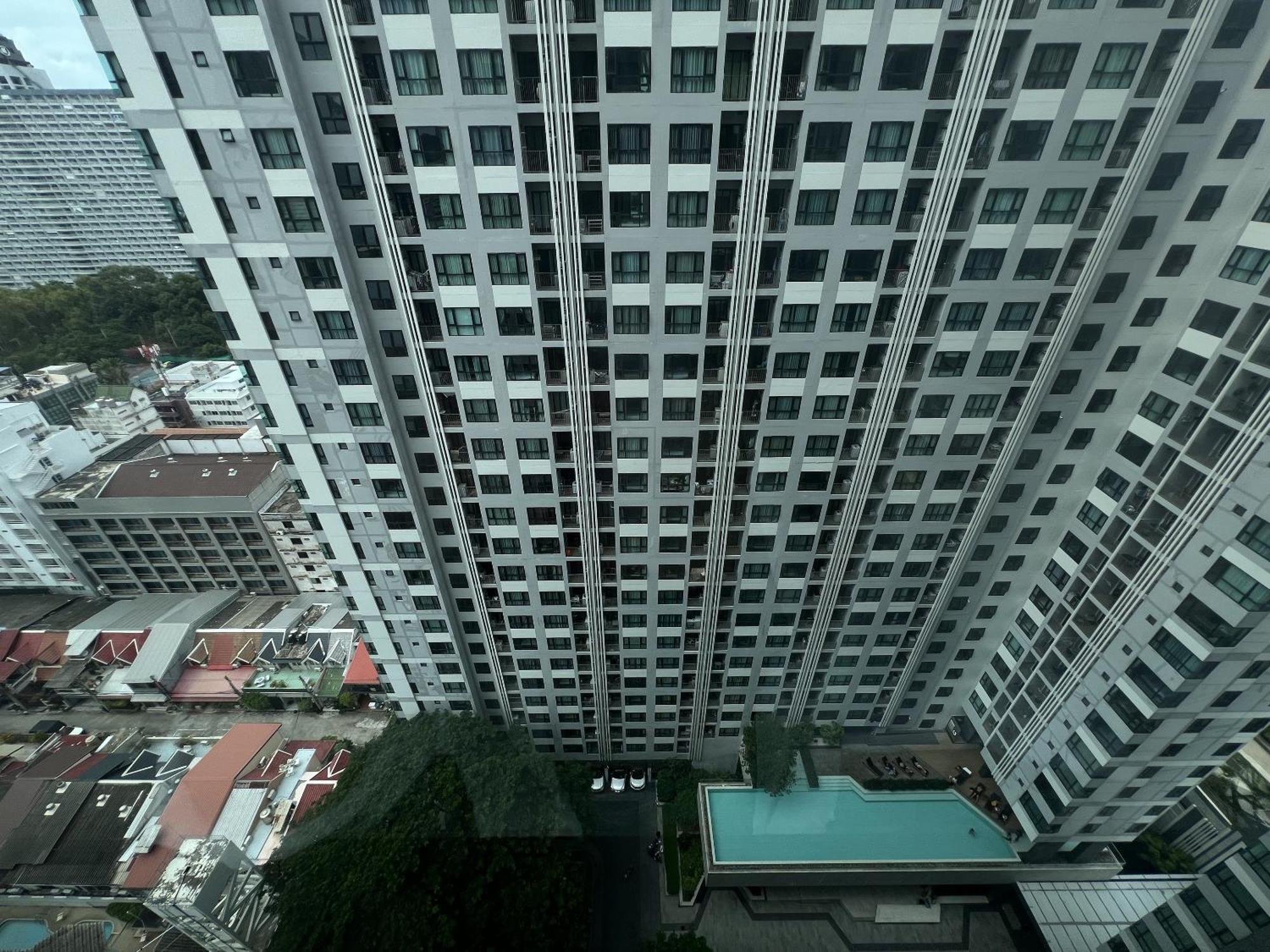 The Base Central Pattaya By Mickey Eksteriør bilde