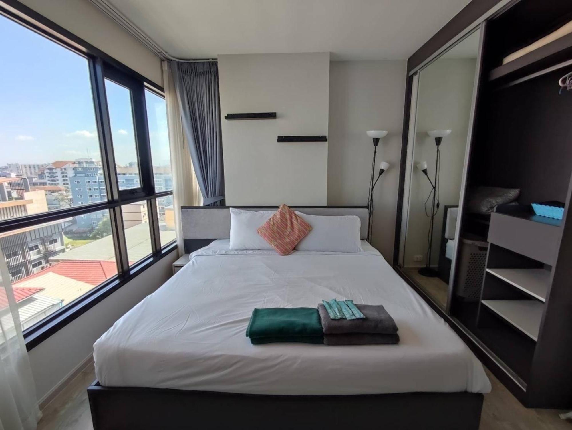 The Base Central Pattaya By Mickey Eksteriør bilde