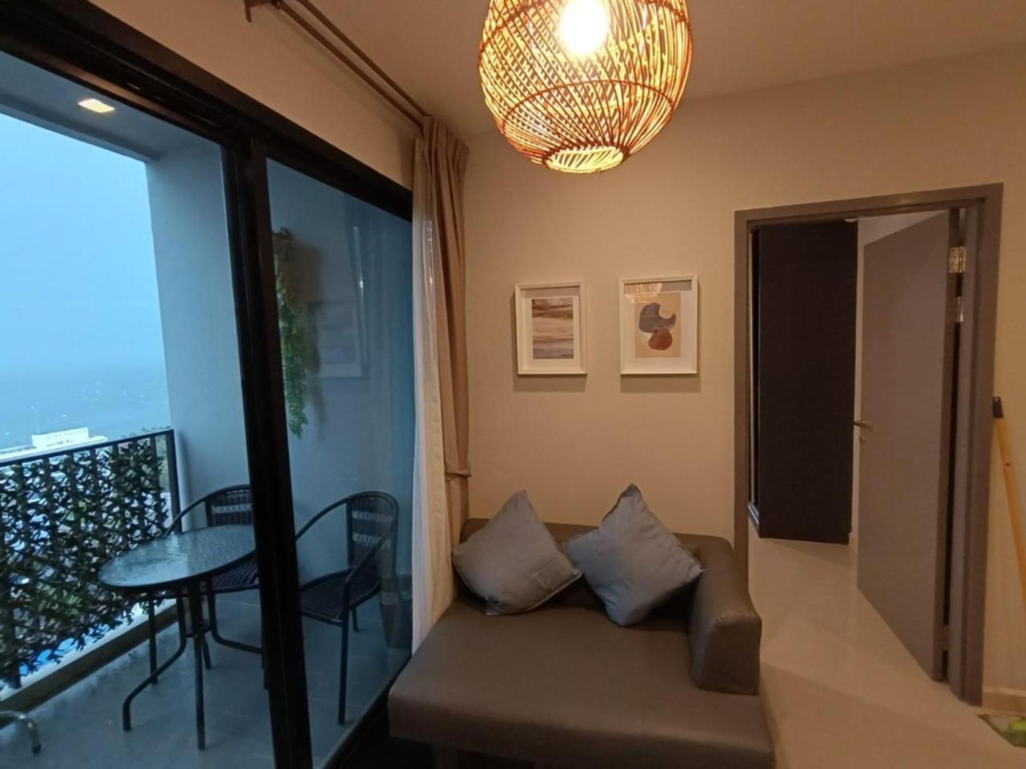 The Base Central Pattaya By Mickey Eksteriør bilde