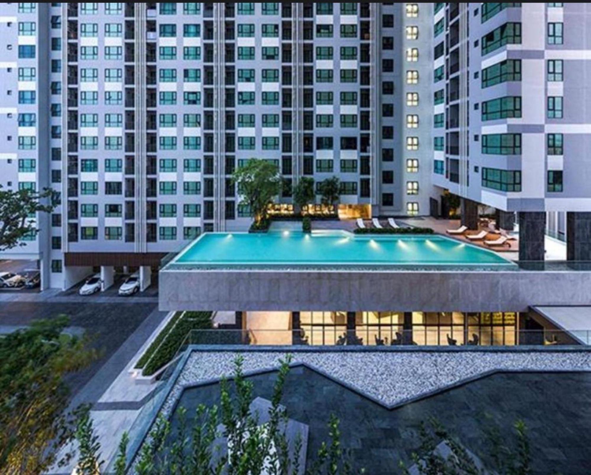 The Base Central Pattaya By Mickey Eksteriør bilde