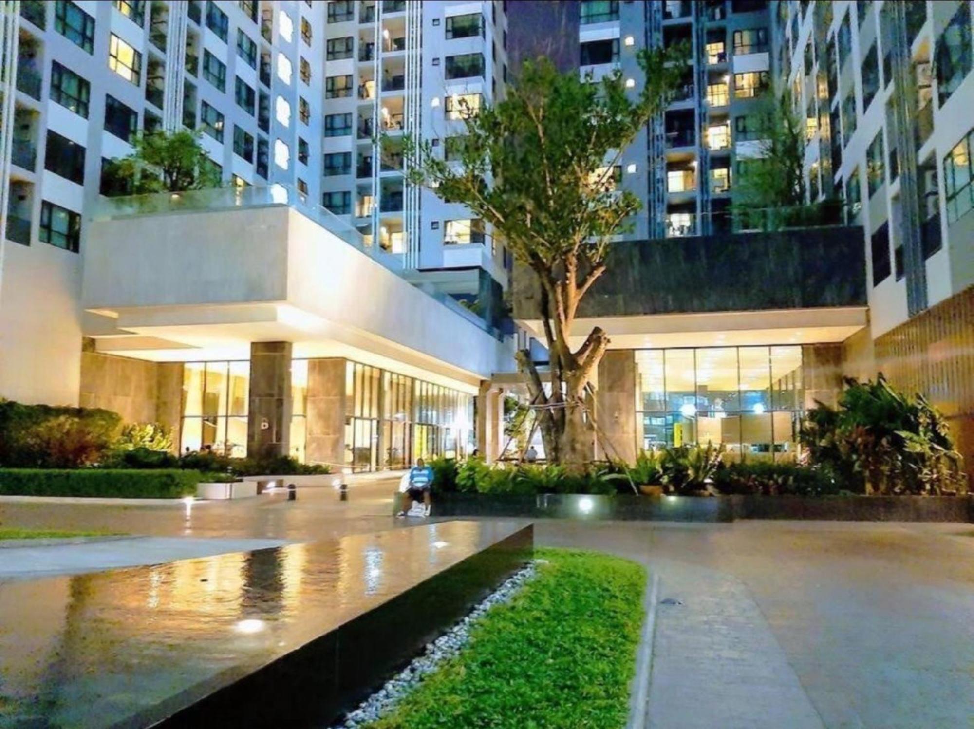 The Base Central Pattaya By Mickey Eksteriør bilde